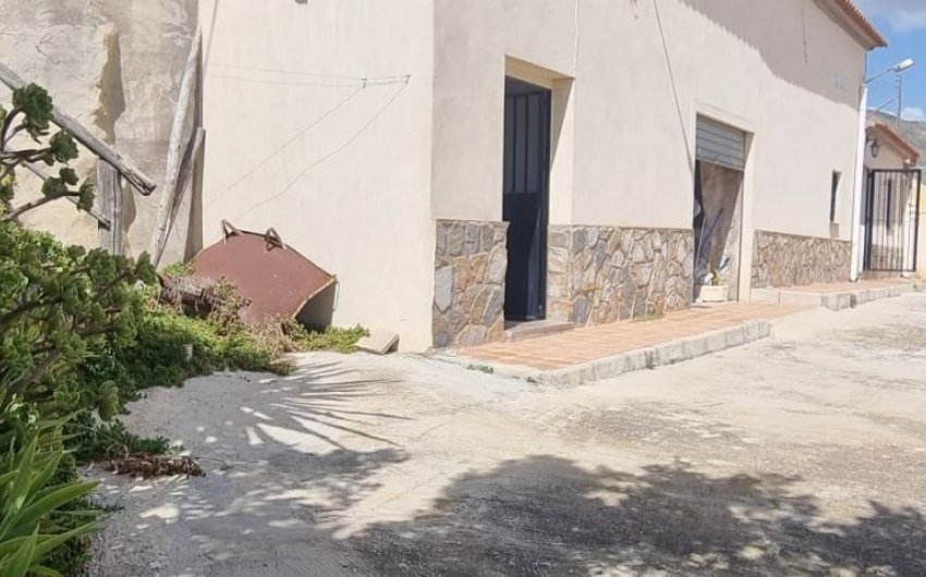 Reventa - Country House -
Hondón de las Nieves - Inland