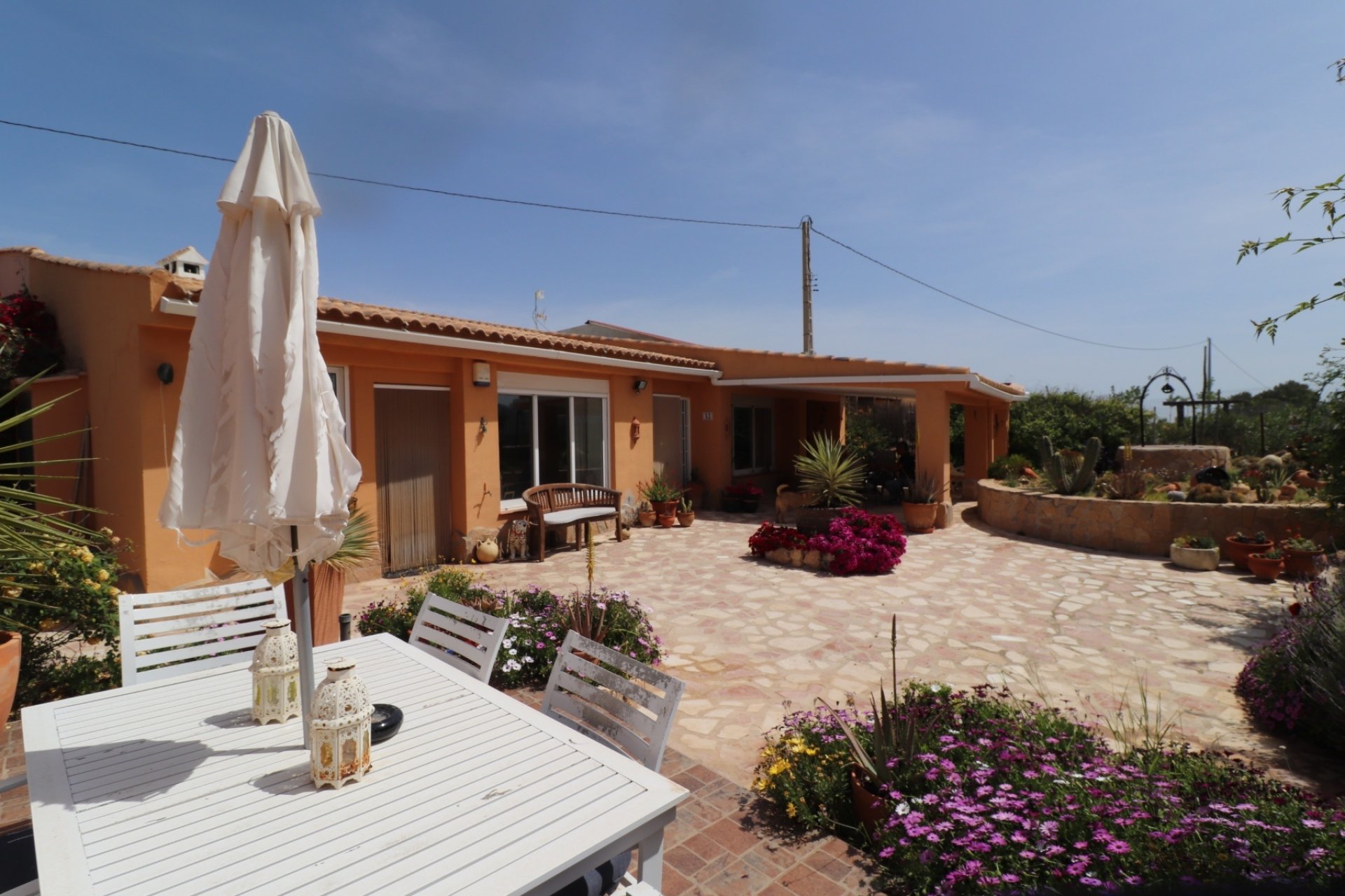Reventa - Country House -
Hondón de las Nieves - LA CANALOSA