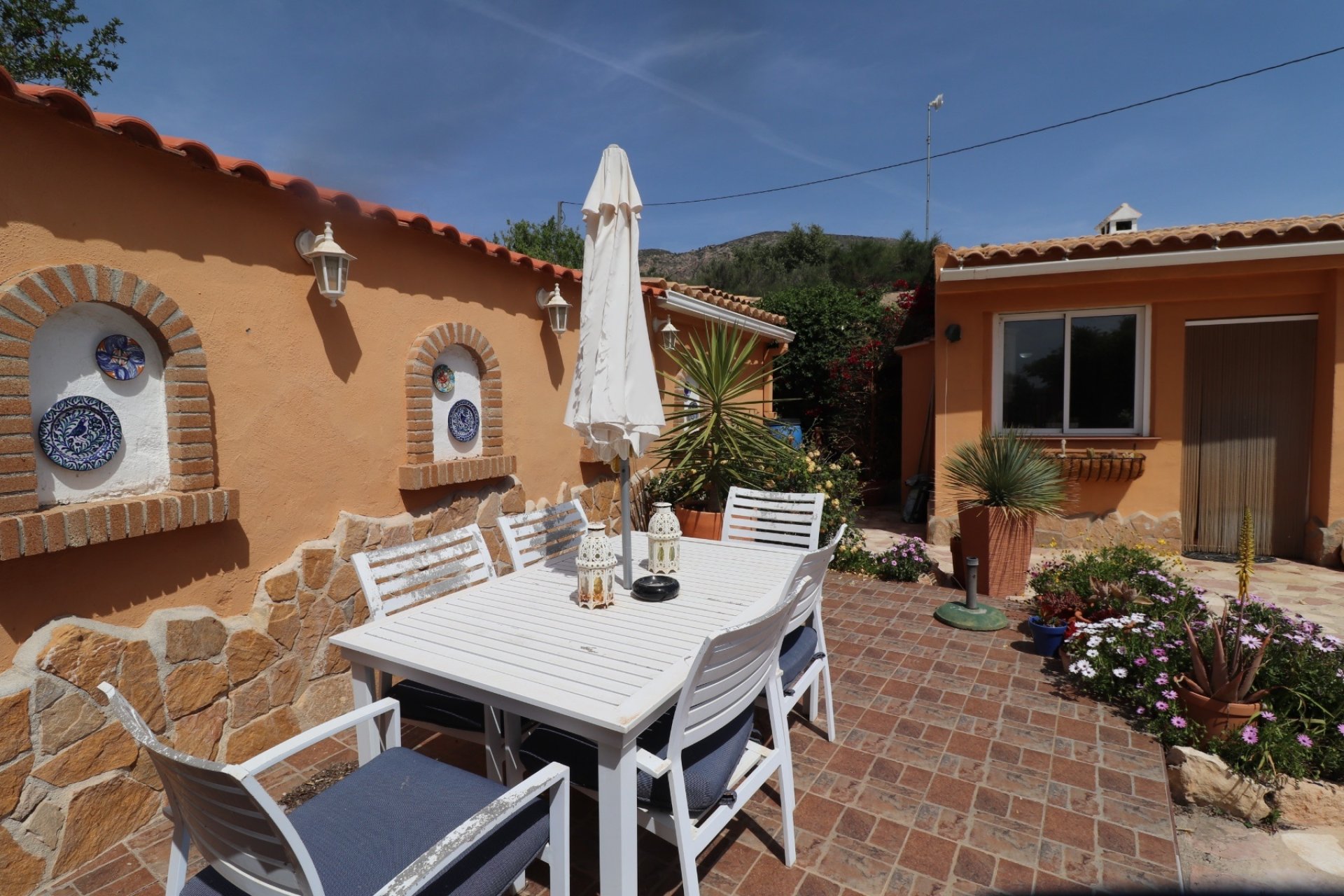 Reventa - Country House -
Hondón de las Nieves - LA CANALOSA