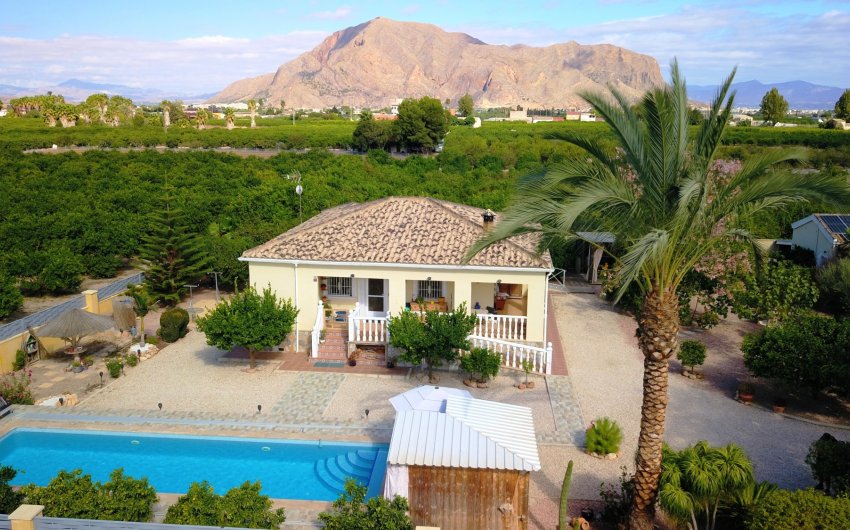 Reventa - Country House -
Orihuela - La Campaneta