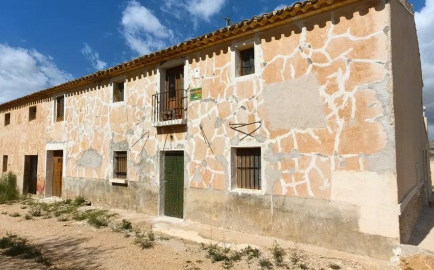 Reventa - Country House -
Yecla - Inland