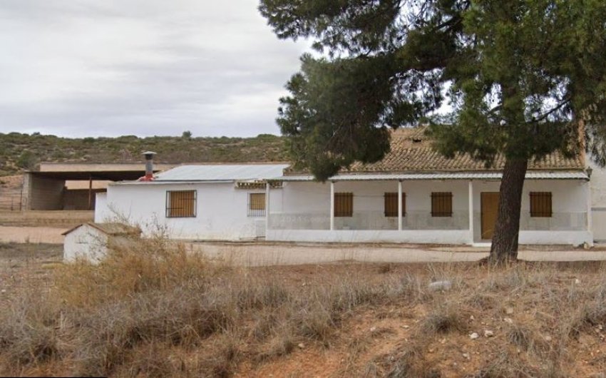 Reventa - Country House -
Yecla - Inland