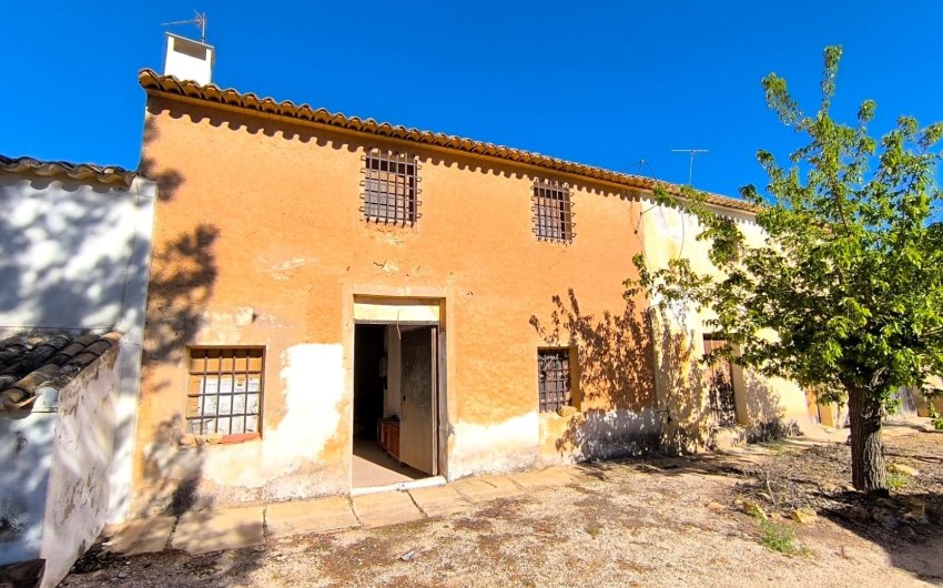 Reventa - Country House -
Yecla - Inland