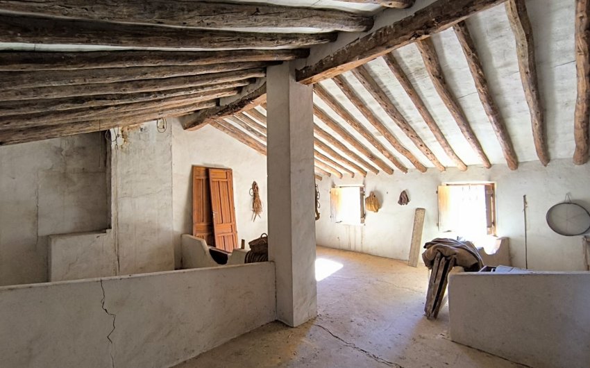 Reventa - Country House -
Yecla - Inland