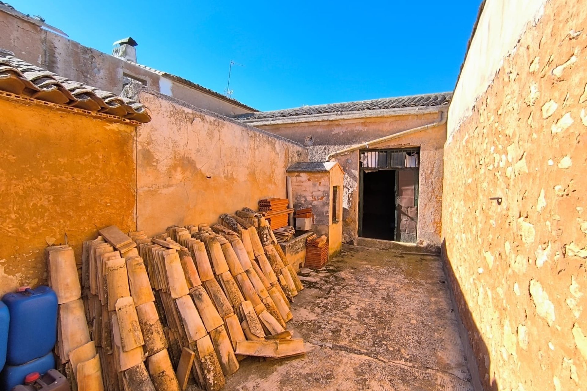 Reventa - Country House -
Yecla - Inland