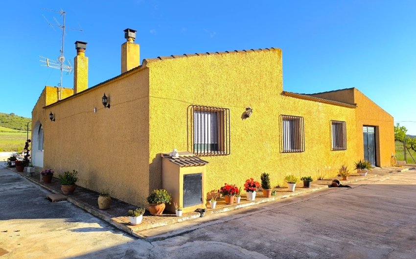 Reventa - Country House -
Yecla - Inland