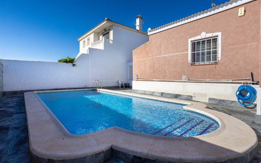 Reventa - Detached Villa -
Torrevieja - Urbanización San Luis