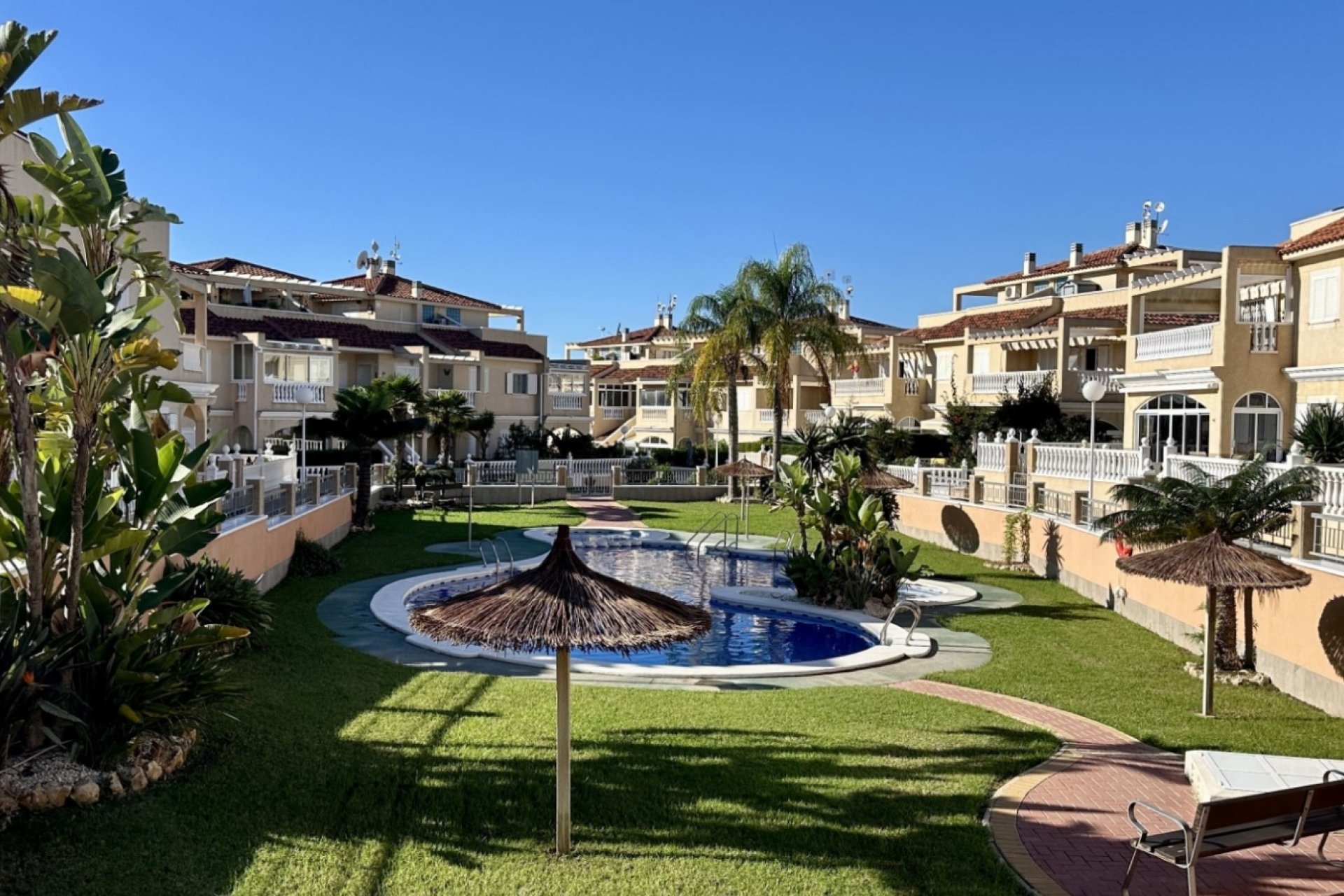 Reventa - Duplex -
Orihuela Costa - Playa Flamenca
