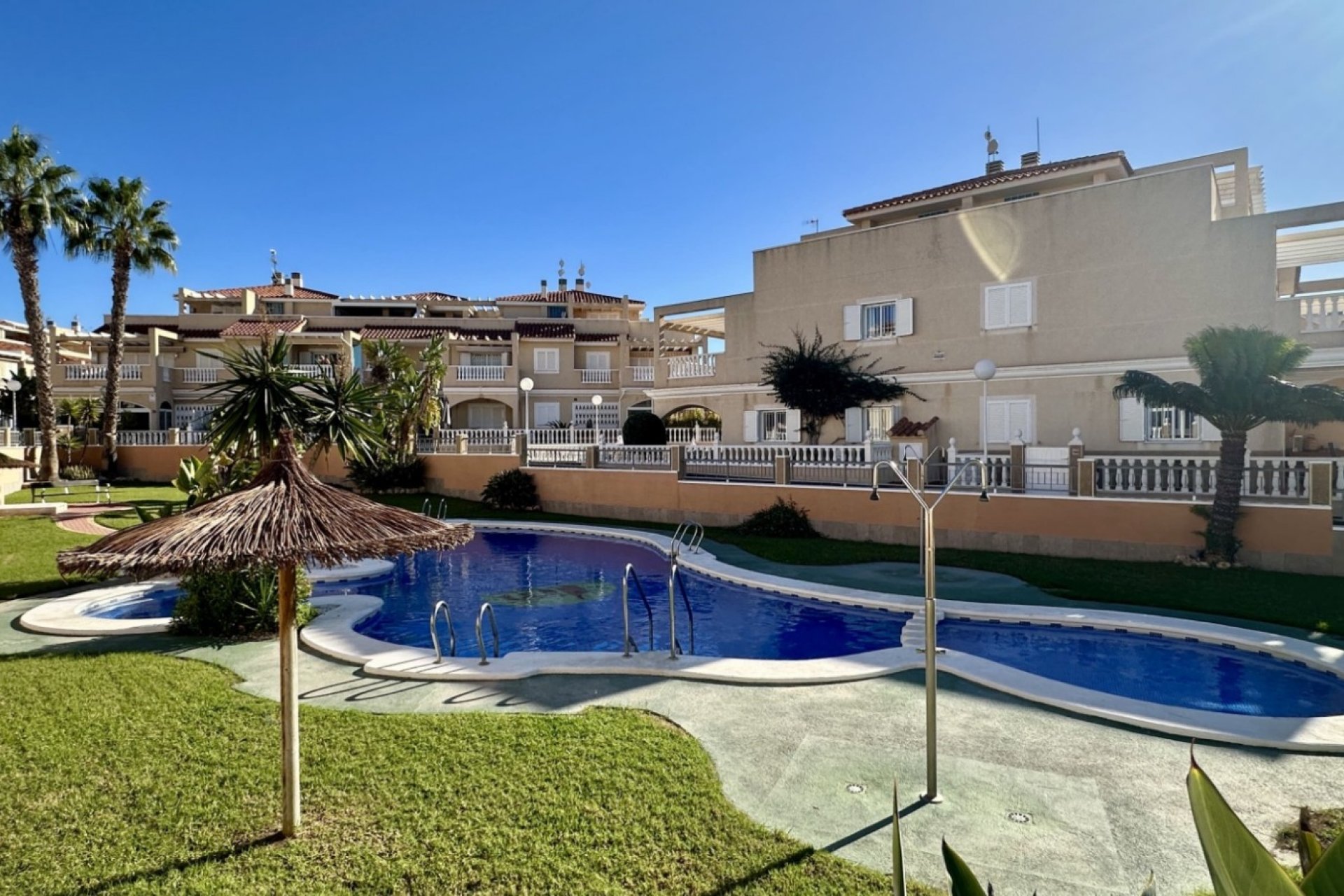 Reventa - Duplex -
Orihuela Costa - Playa Flamenca