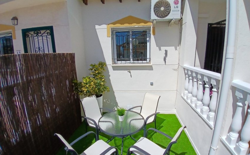 Reventa - Duplex -
Orihuela - Urbanización Perla Del Mar
