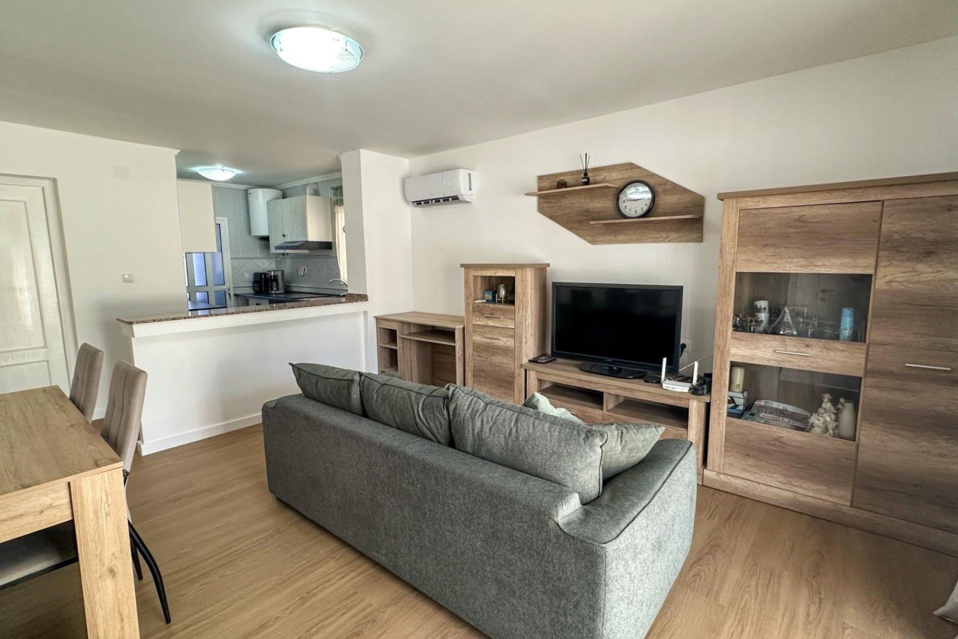 Reventa - Duplex -
San Miguel de Salinas - Las Filipinas