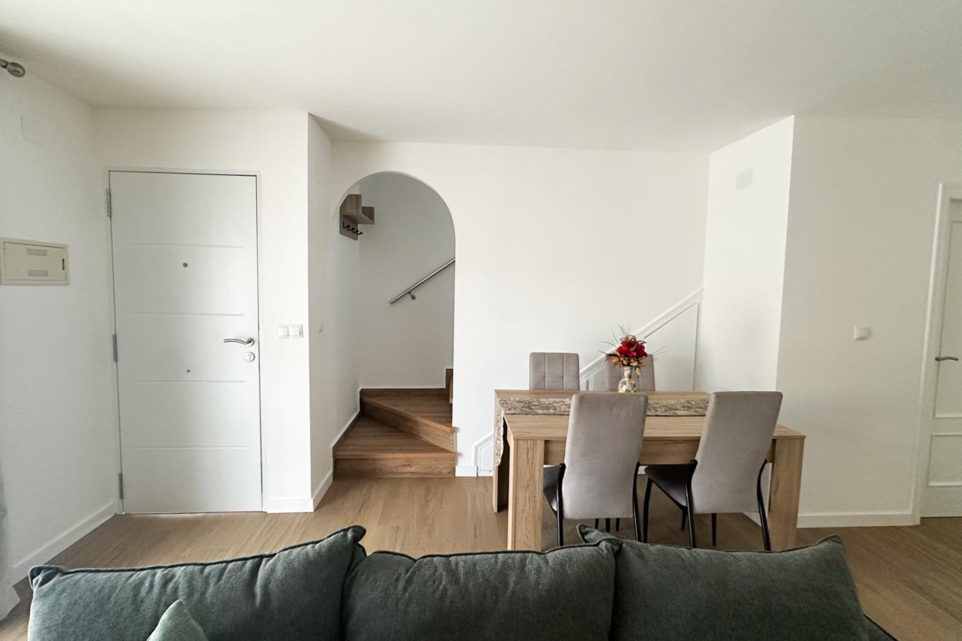 Reventa - Duplex -
San Miguel de Salinas - Las Filipinas