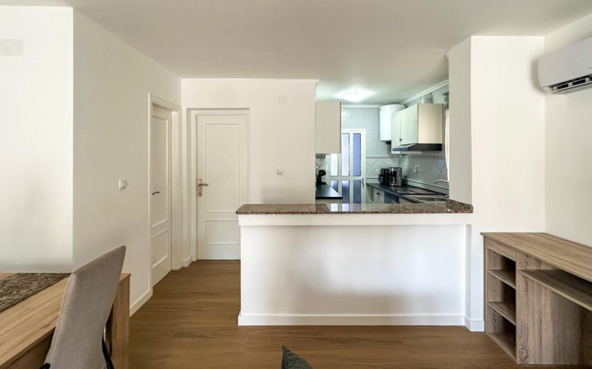 Reventa - Duplex -
San Miguel de Salinas - Las Filipinas