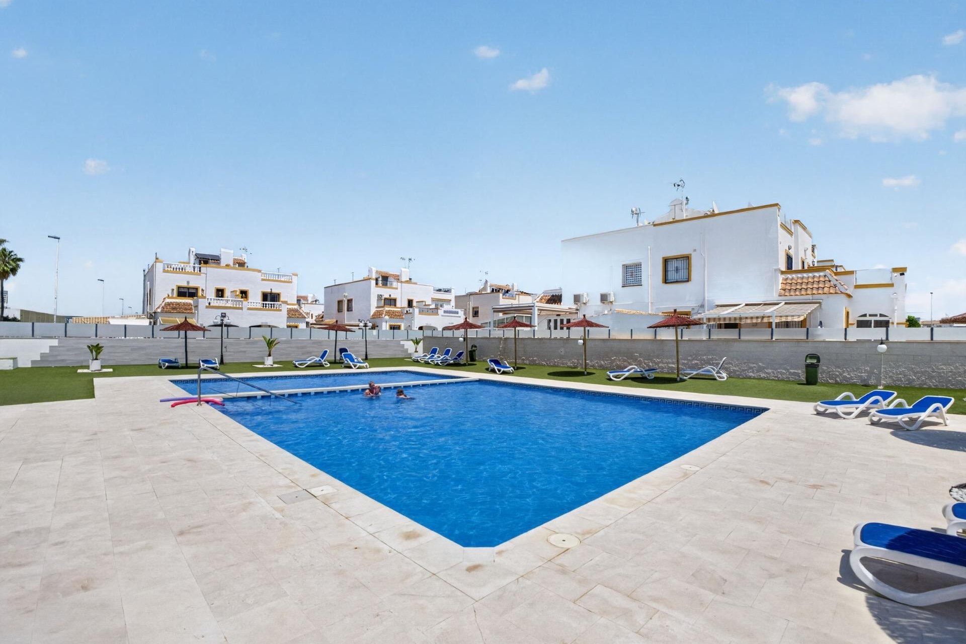 Reventa - Duplex -
Torrevieja - La Siesta - El Salado - Torreta
