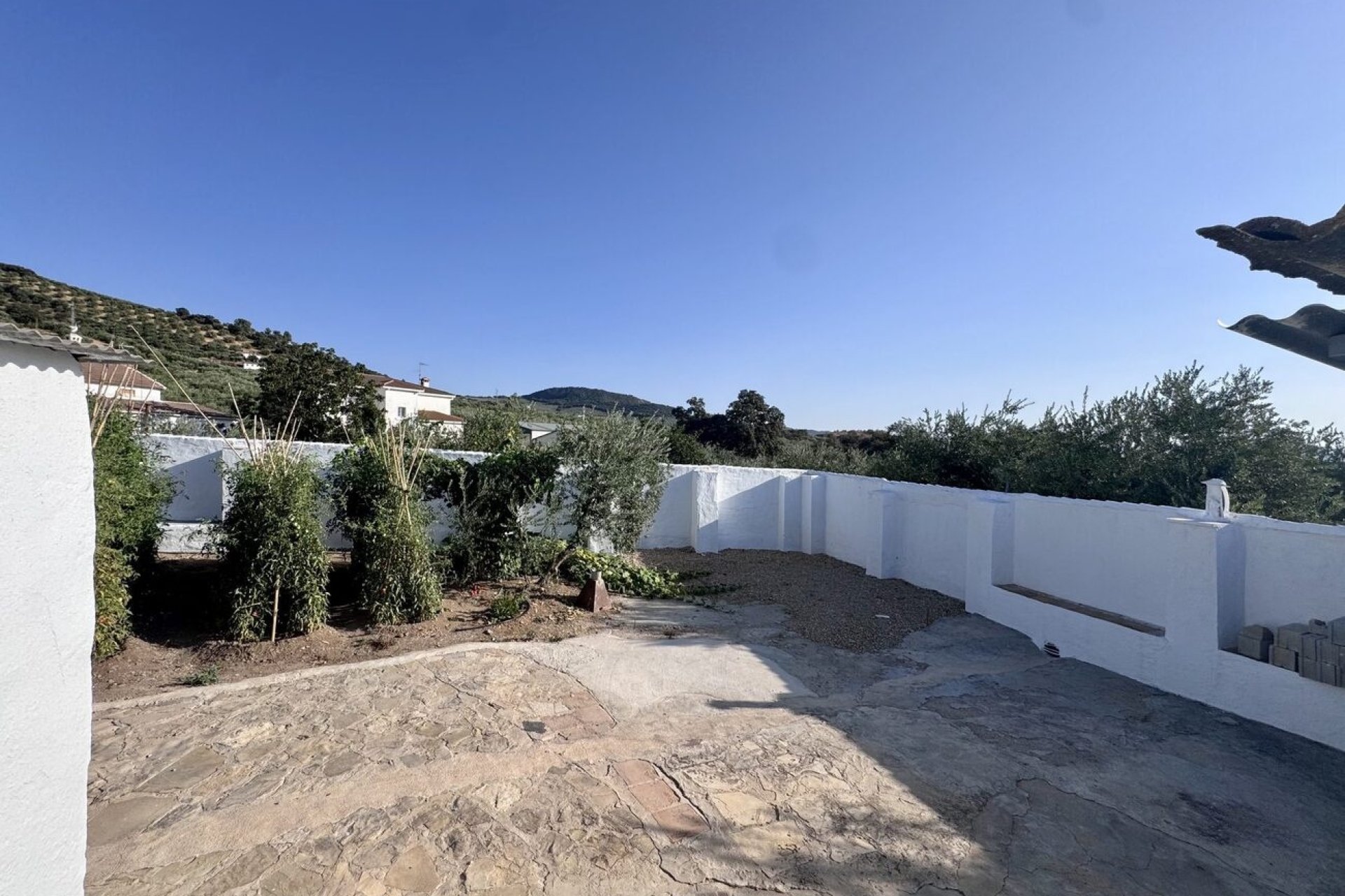 Reventa - Finca -
Algarinejo - Inland
