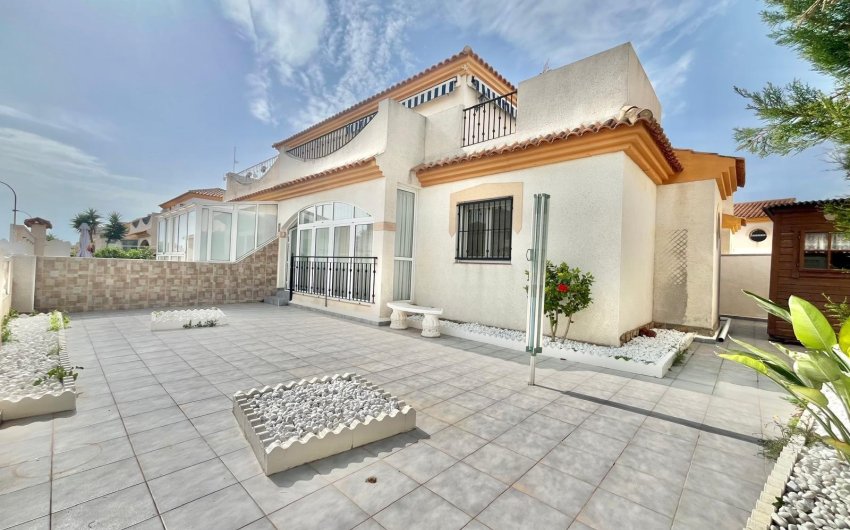 Reventa - Quad House -
Orihuela Costa - Playa Flamenca