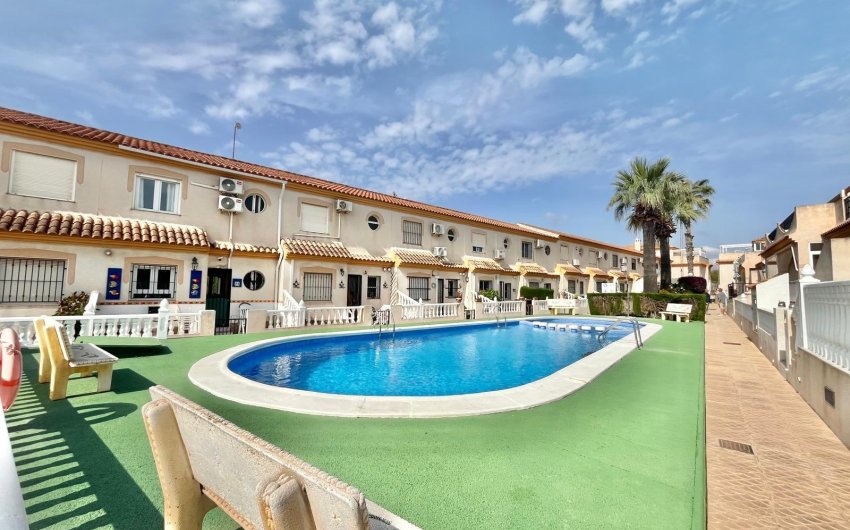 Reventa - Quad House -
Orihuela Costa - Playa Flamenca