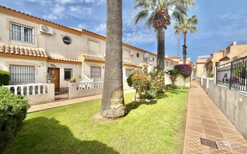 Reventa - Quad House -
Orihuela Costa - Playa Flamenca