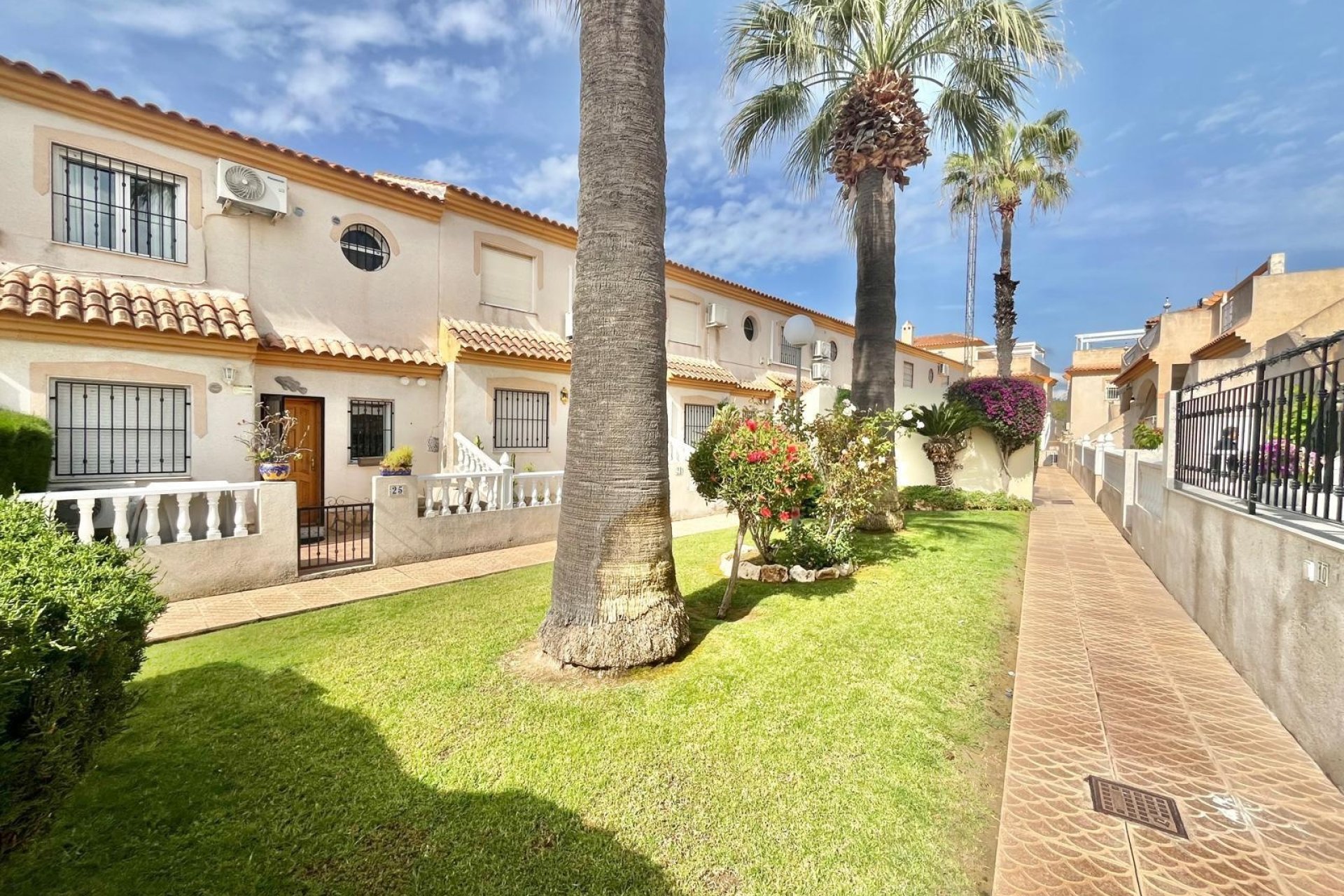 Reventa - Quad House -
Orihuela Costa - Playa Flamenca