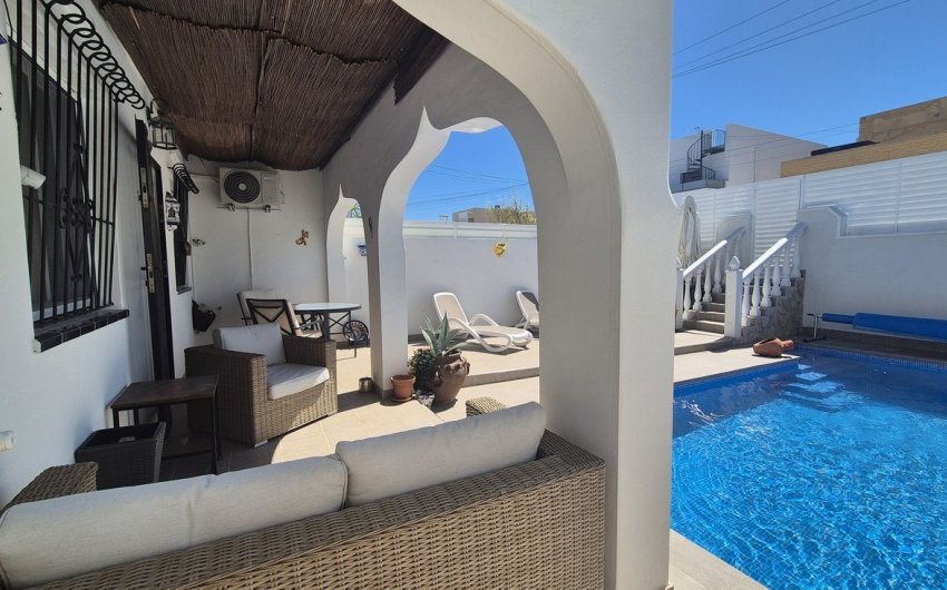 Reventa - Semi Detached -
San Miguel de Salinas - Inland