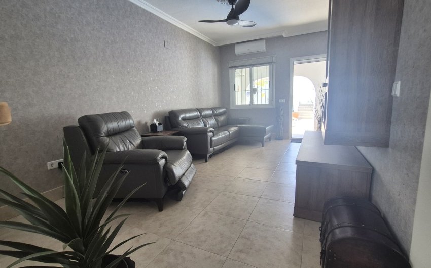 Reventa - Semi Detached -
San Miguel de Salinas - Inland