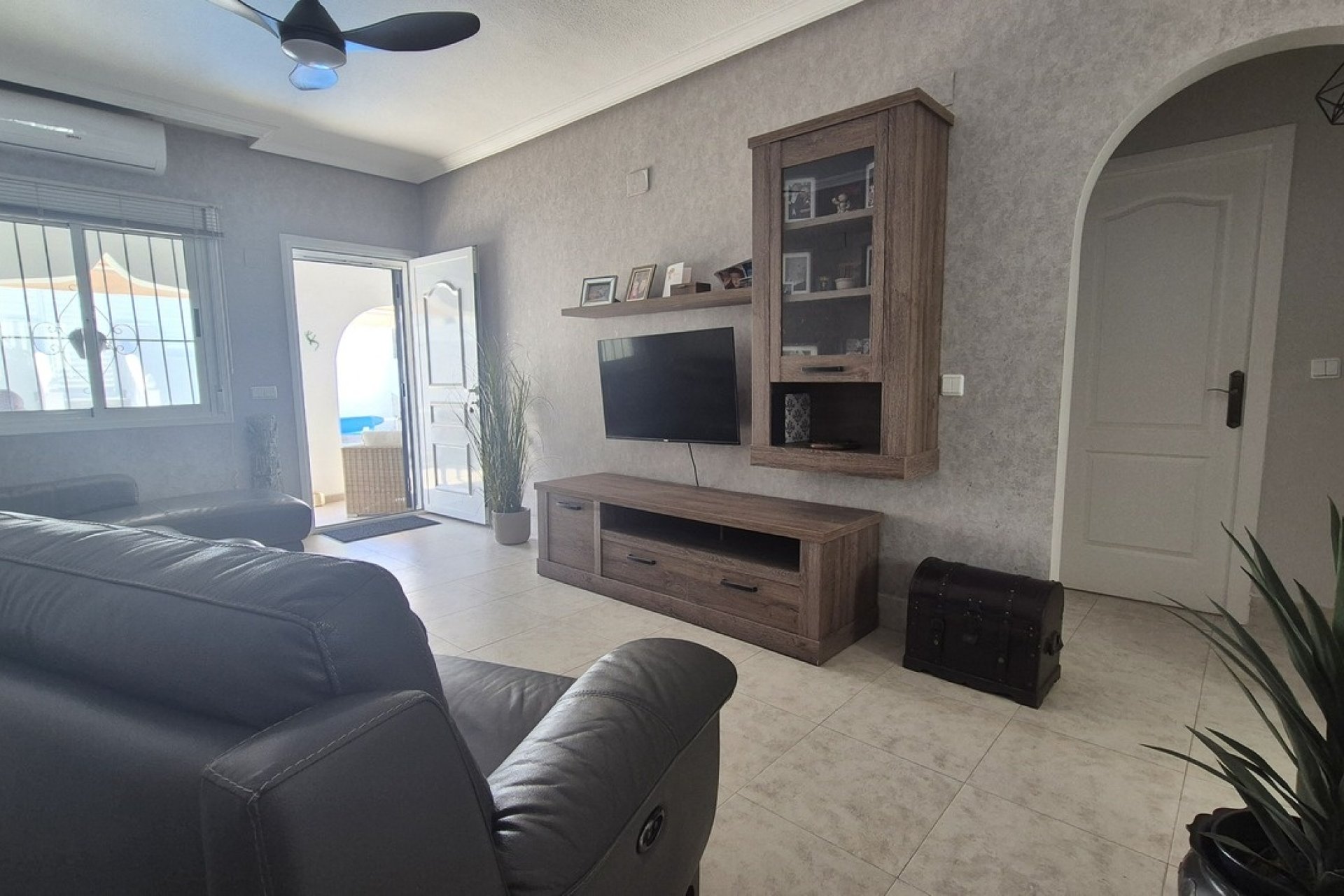 Reventa - Semi Detached -
San Miguel de Salinas - Inland
