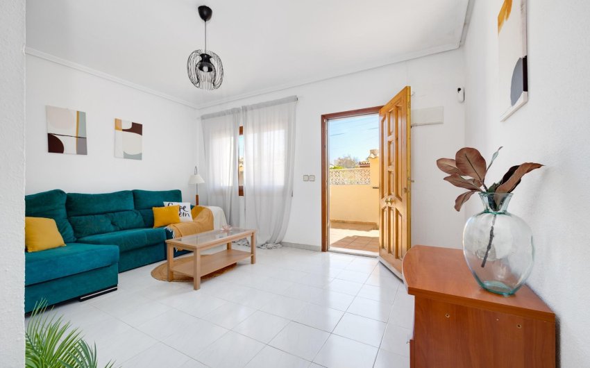 Reventa - Semi Detached -
Torrevieja - Nueva Torrevieja