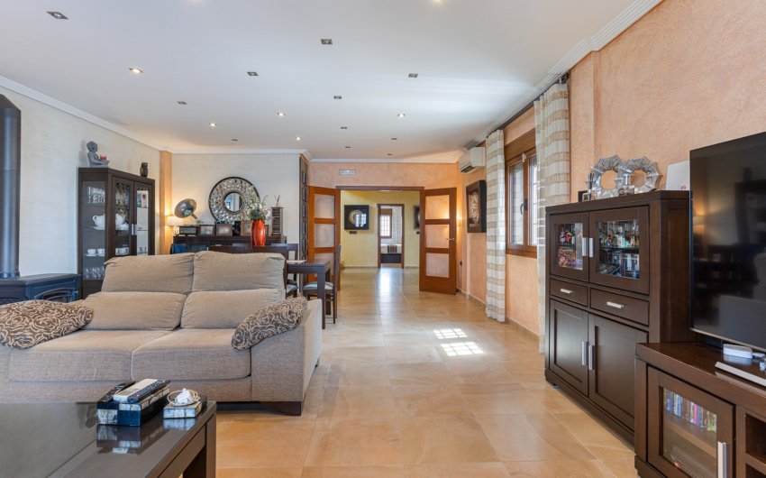 Reventa - Semi Detached Villa -
Los Montesinos - La Herrada