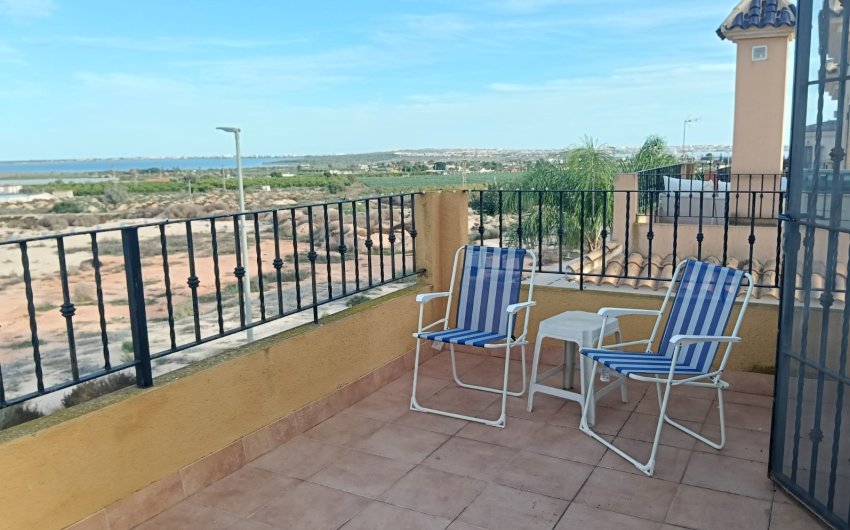 Reventa - Semi Detached Villa -
Los Montesinos - La Herrada