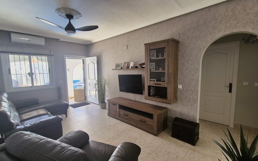 Reventa - Semi Detached -
Villamartin - Costa Blanca