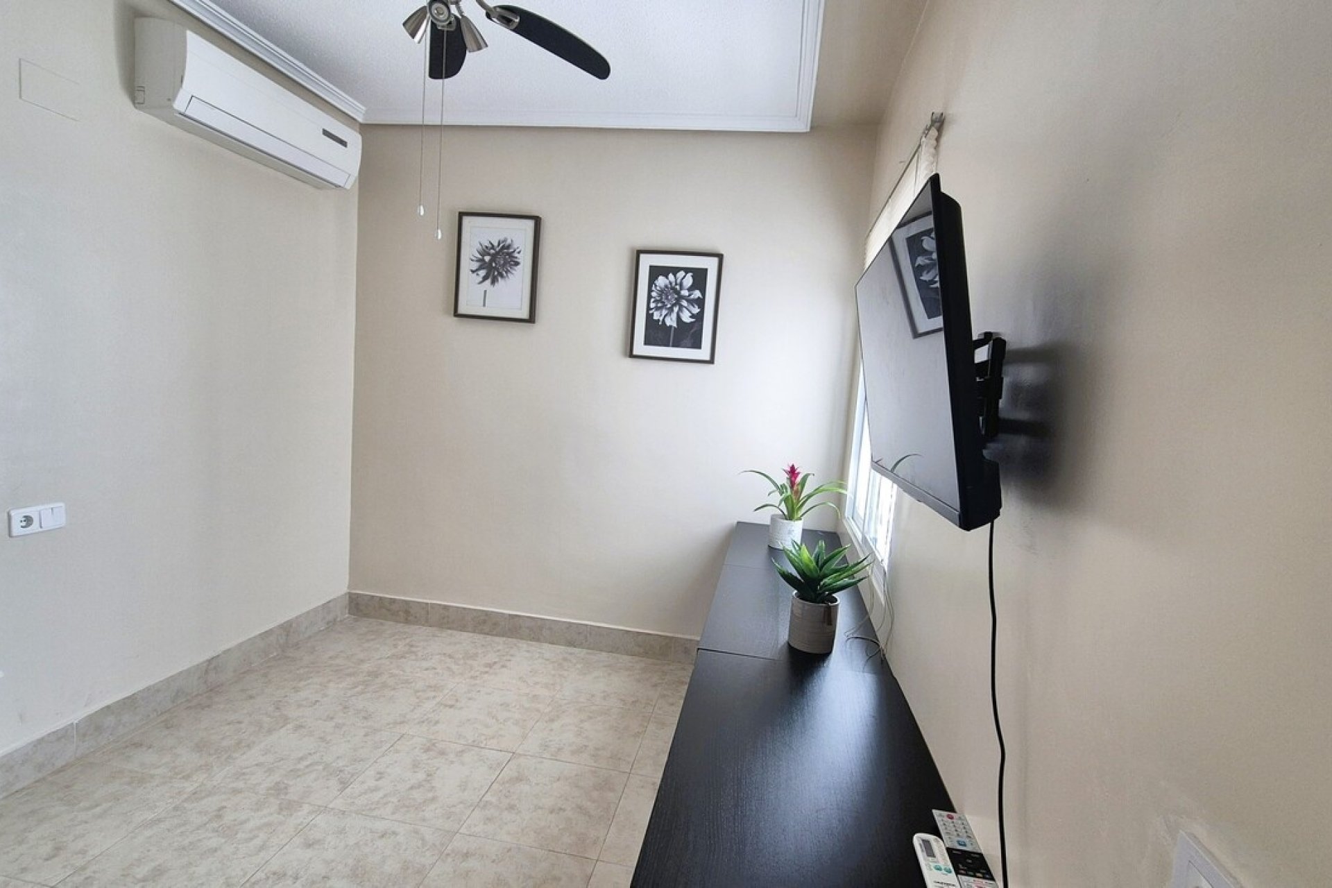 Reventa - Semi Detached -
Villamartin - Costa Blanca