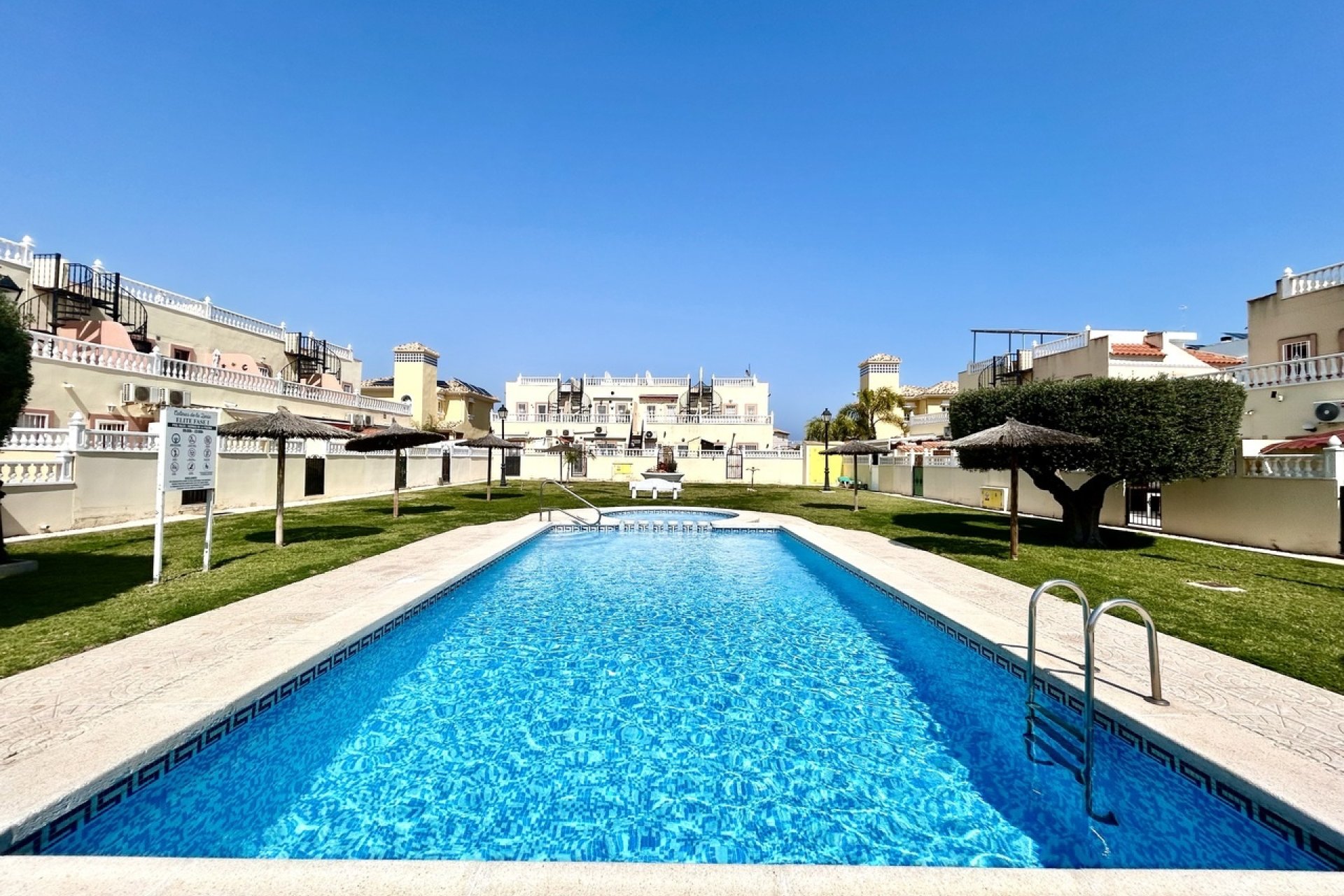 Reventa - Town House -
Cabo Roig - Costa Blanca