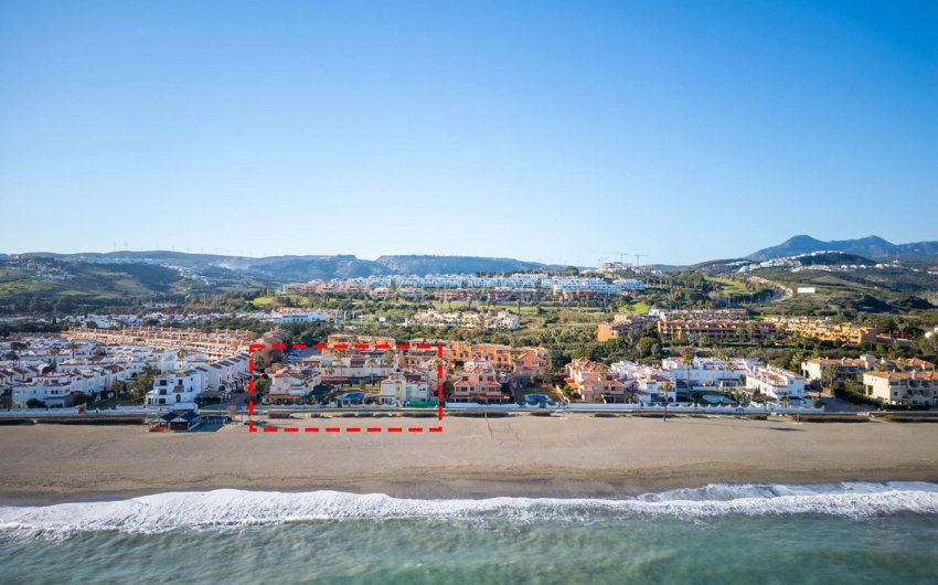 Reventa - Town House -
Casares Playa - Costa del Sol
