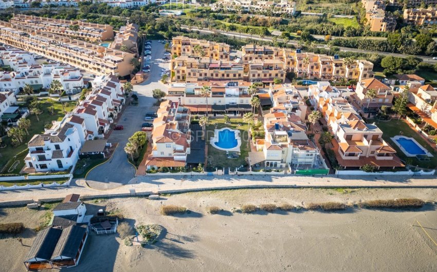 Reventa - Town House -
Casares Playa - Costa del Sol