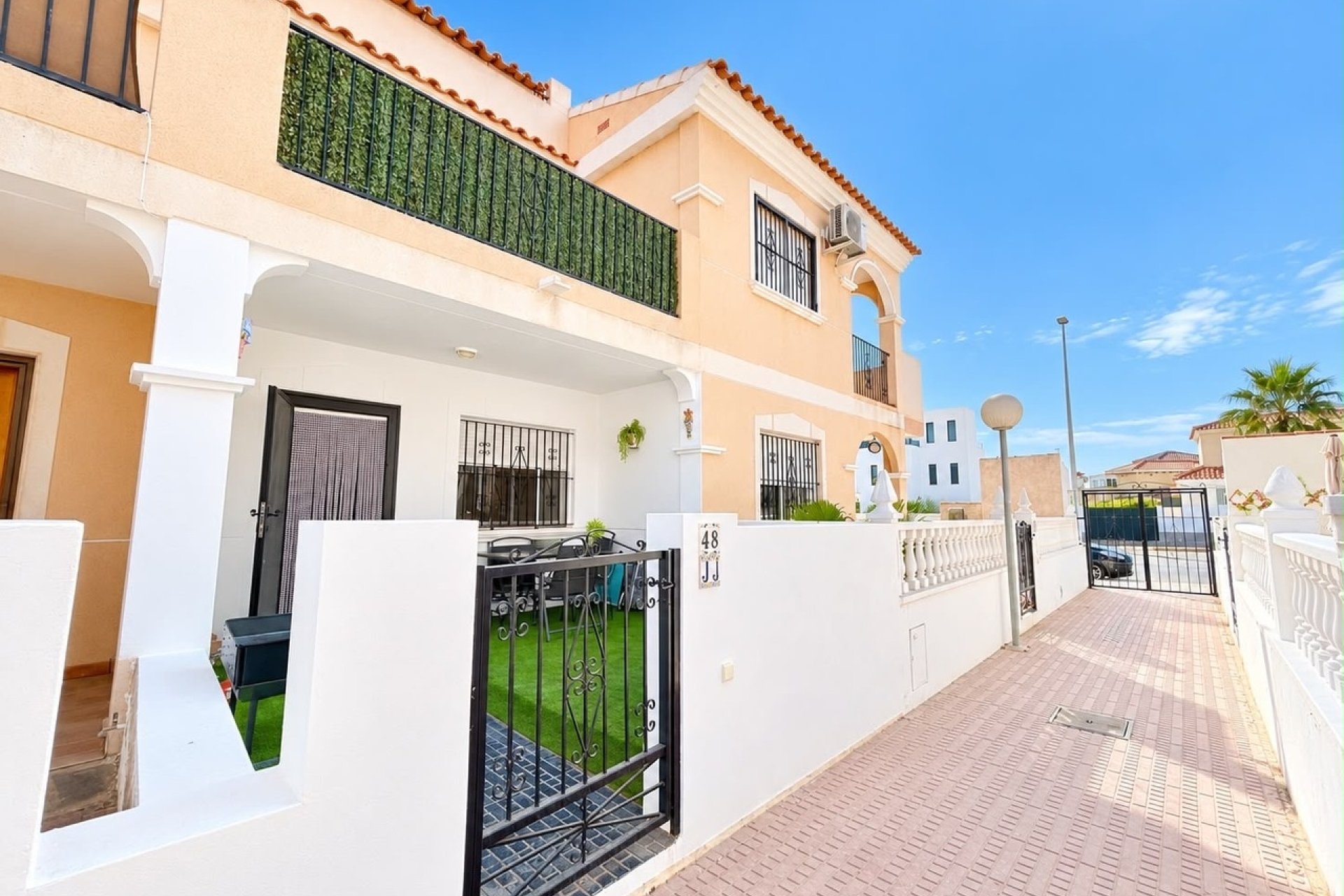Reventa - Town House -
La Zenia - Costa Blanca