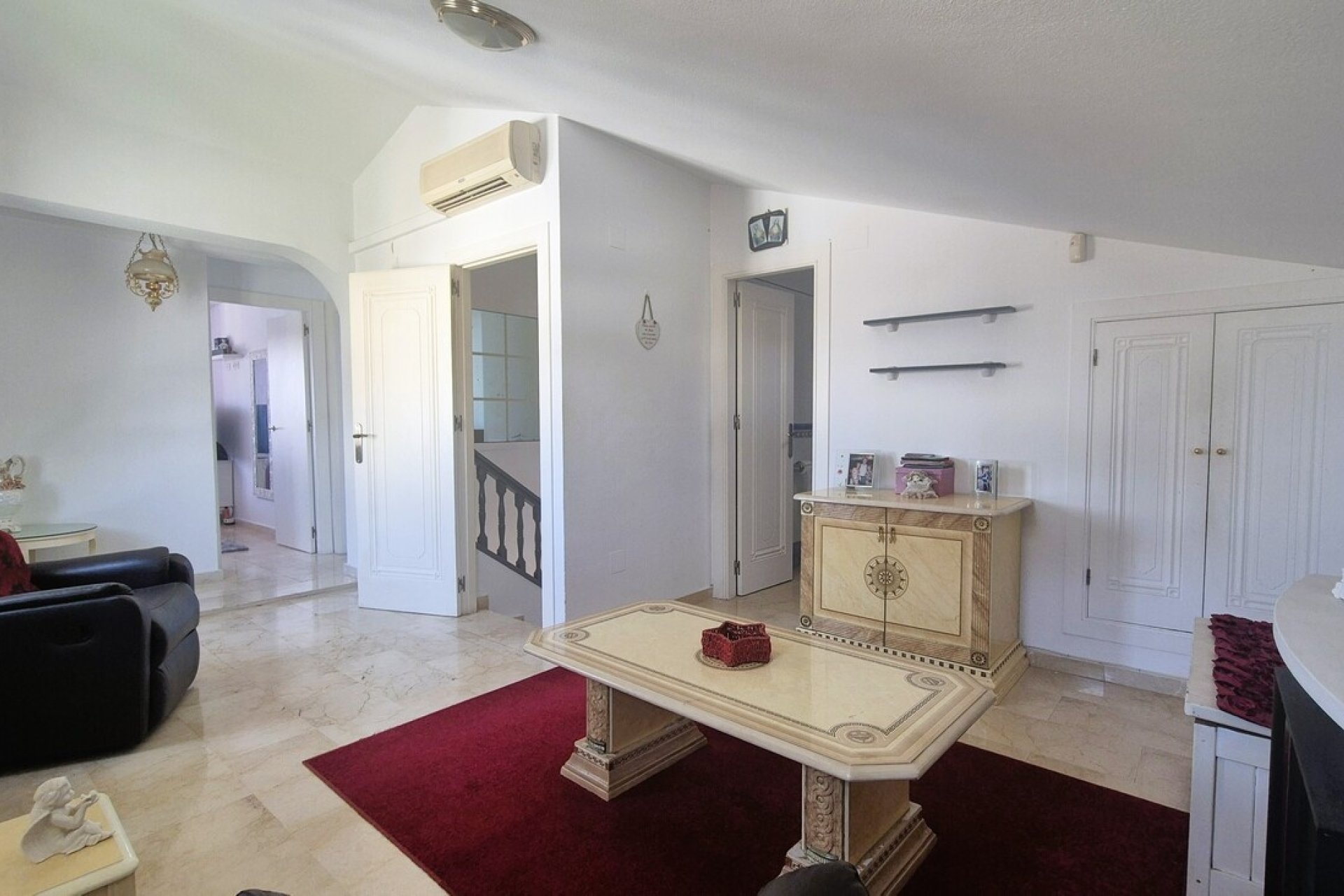 Reventa - Town House -
Los Dolses - Inland
