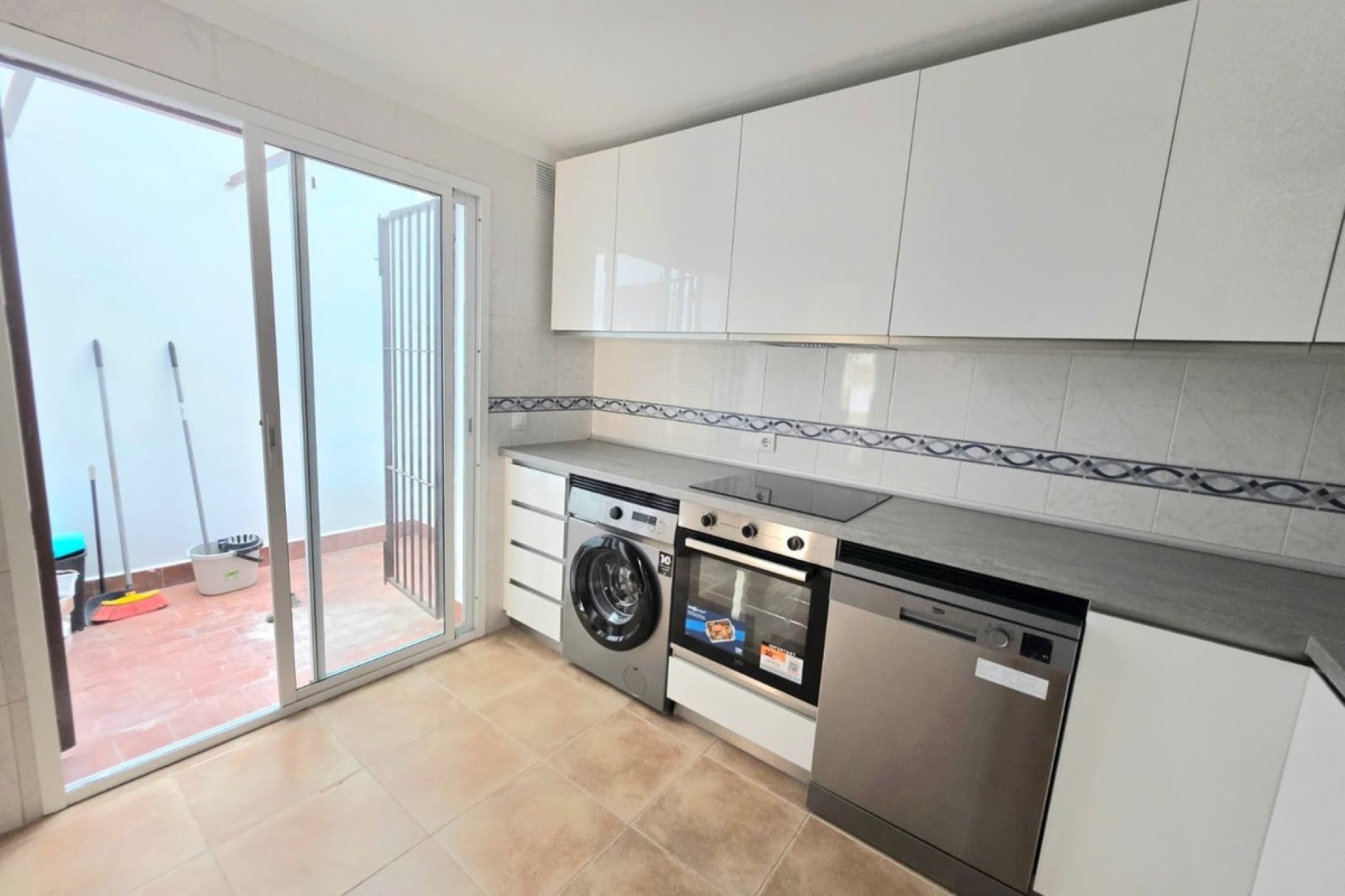 Reventa - Town House -
Manilva - Inland