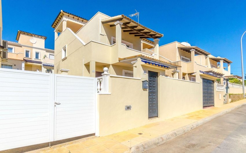 Reventa - Town House -
Orihuela Costa - Costa Blanca