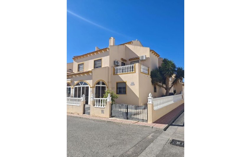 Reventa - Town House -
Orihuela Costa - La Florida