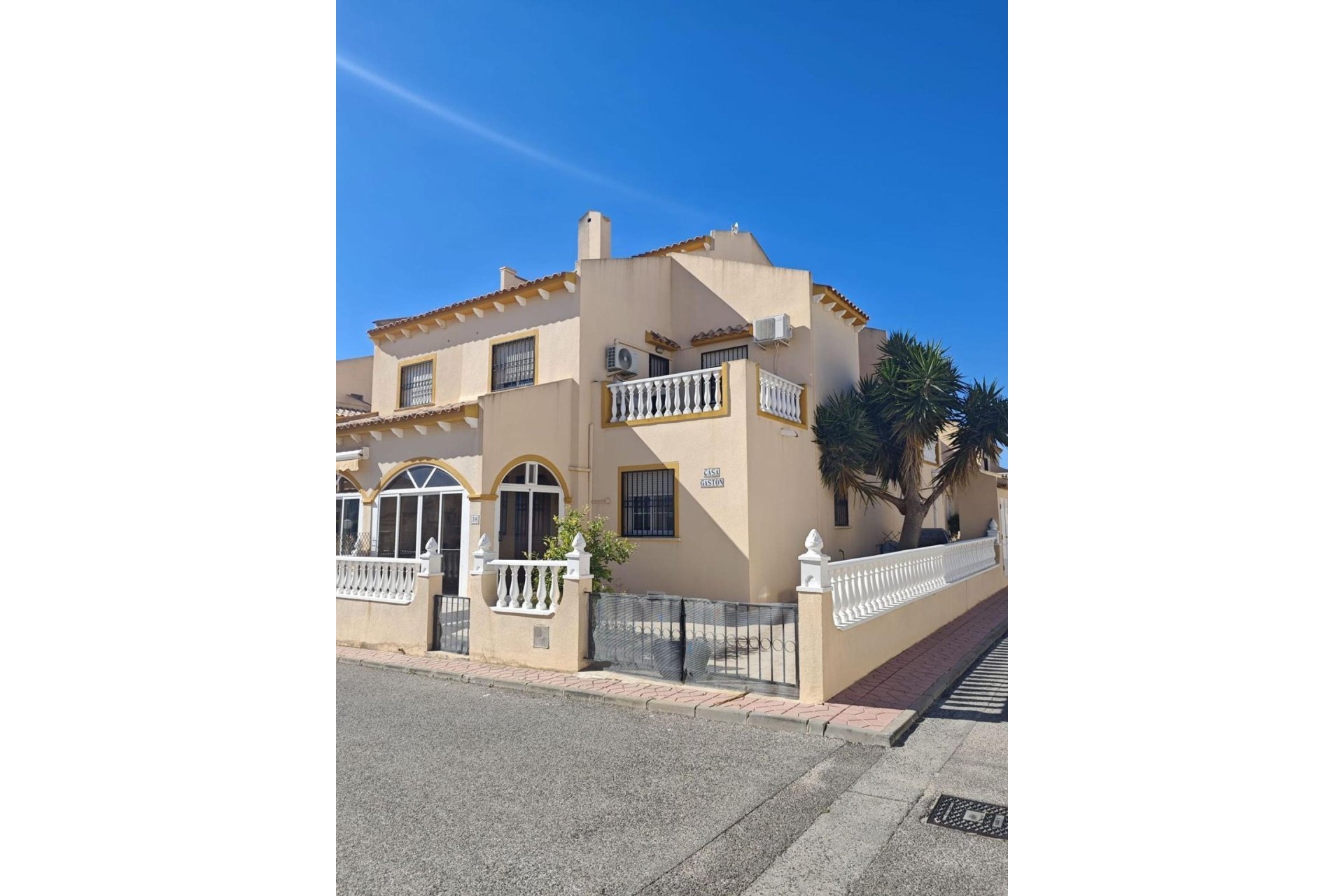 Reventa - Town House -
Orihuela Costa - La Florida