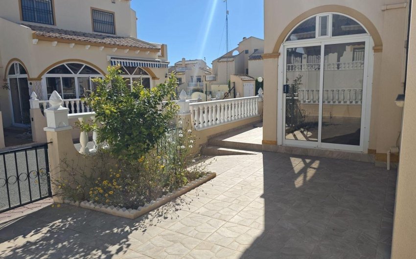 Reventa - Town House -
Orihuela Costa - La Florida