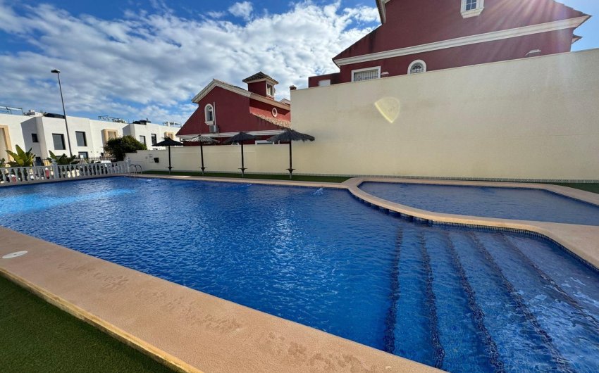Reventa - Town House -
Orihuela Costa - Los Dolses