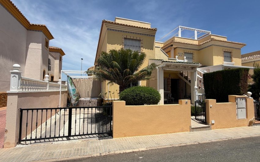 Reventa - Town House -
Orihuela Costa - Los Dolses
