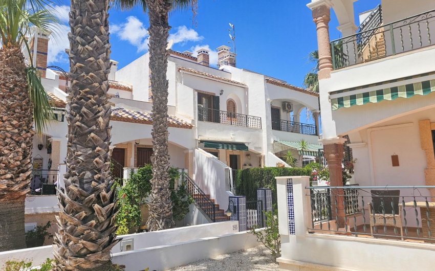 Reventa - Town House -
Orihuela Costa - PAU 8