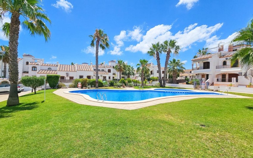 Reventa - Town House -
Orihuela Costa - PAU 8