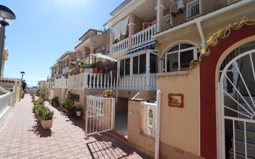 Reventa - Town House -
Playa Flamenca - Costa Blanca