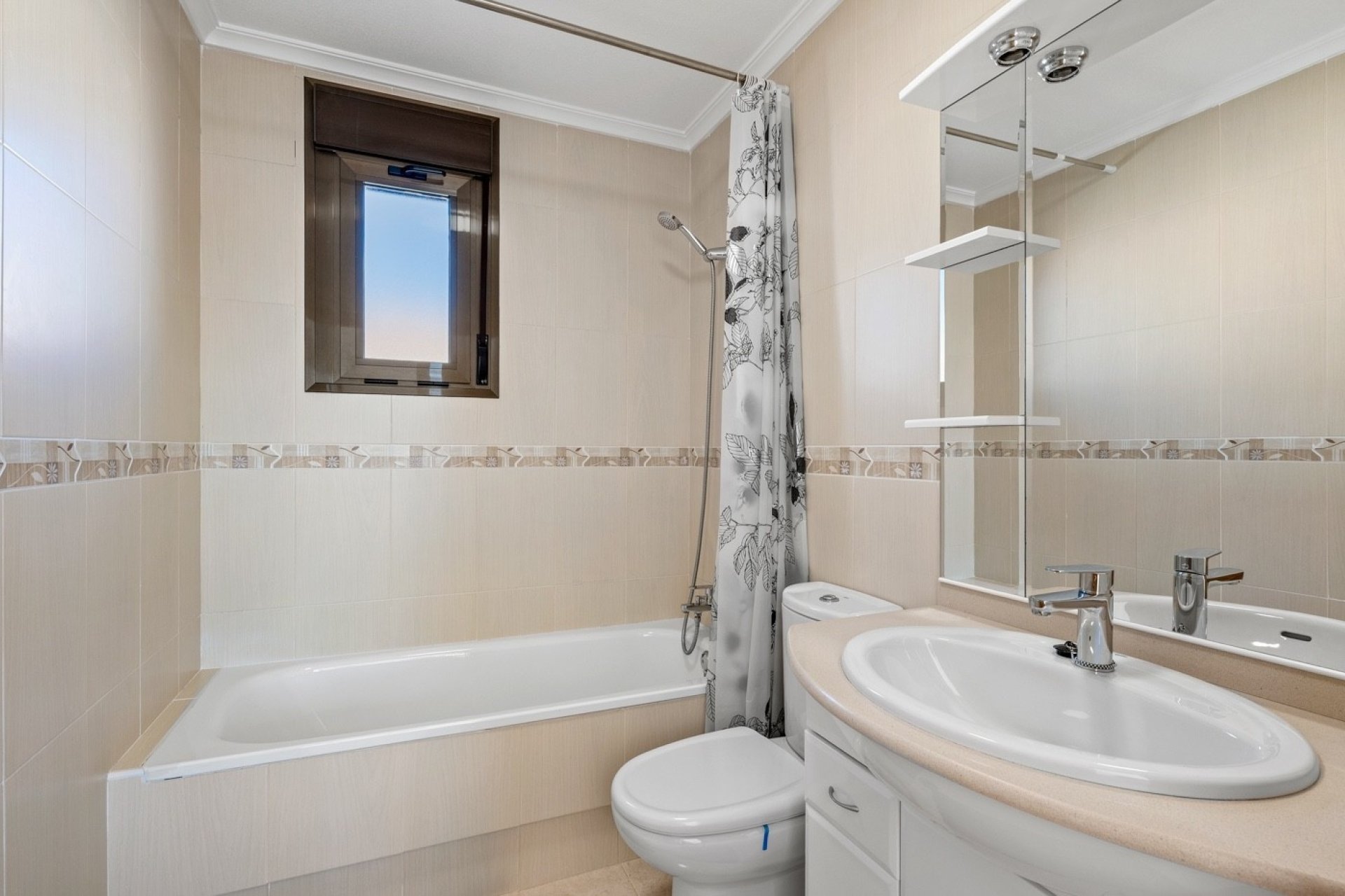 Reventa - Town House -
San Miguel de Salinas - Inland