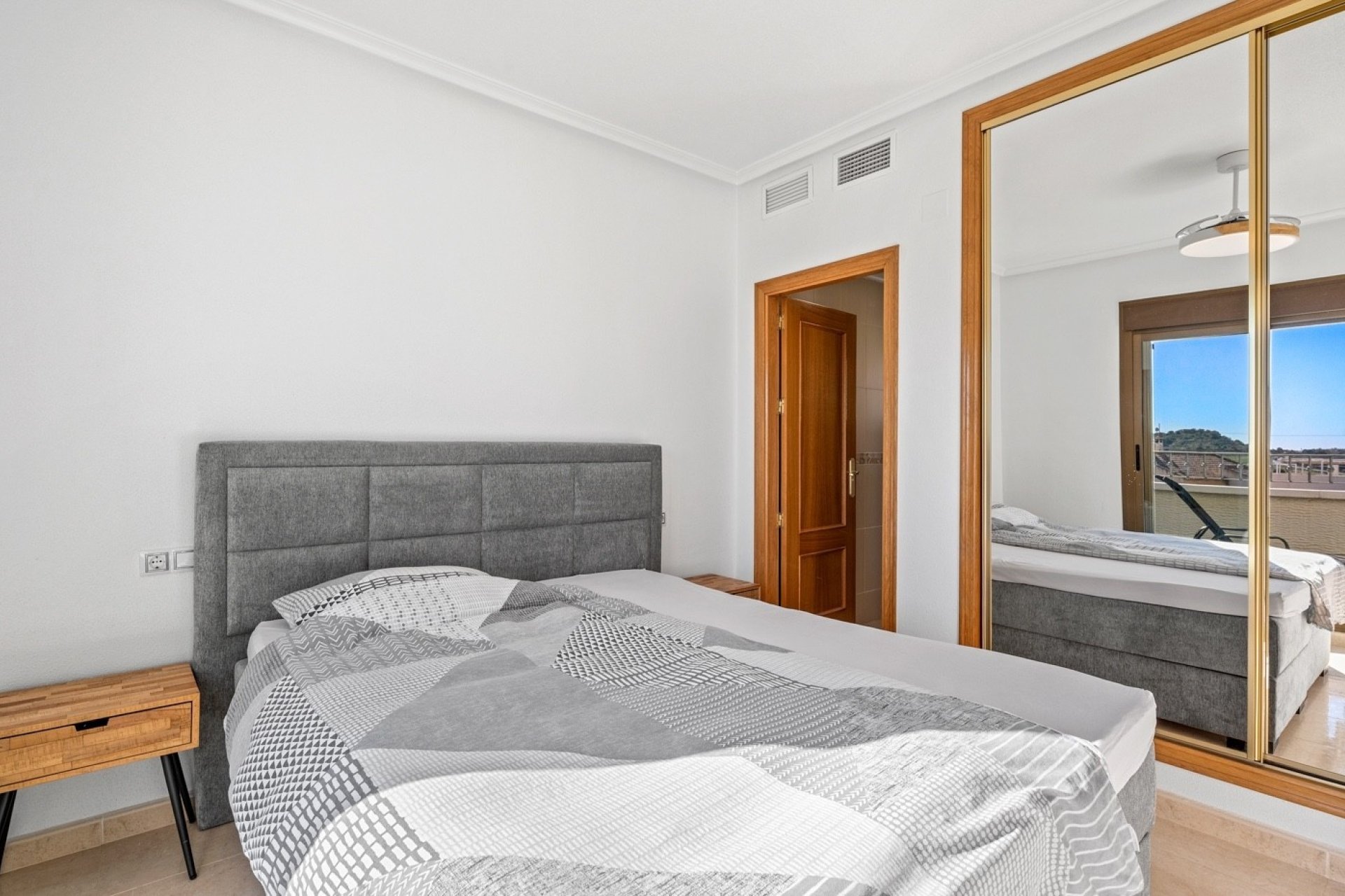 Reventa - Town House -
San Miguel de Salinas - Inland