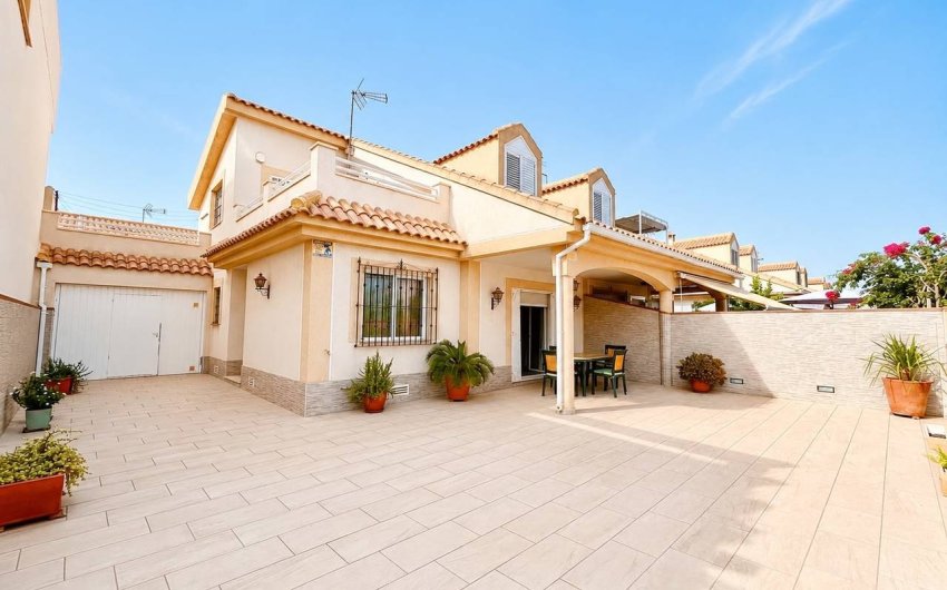 Reventa - Town House -
Torre de la Horadada - Costa Blanca