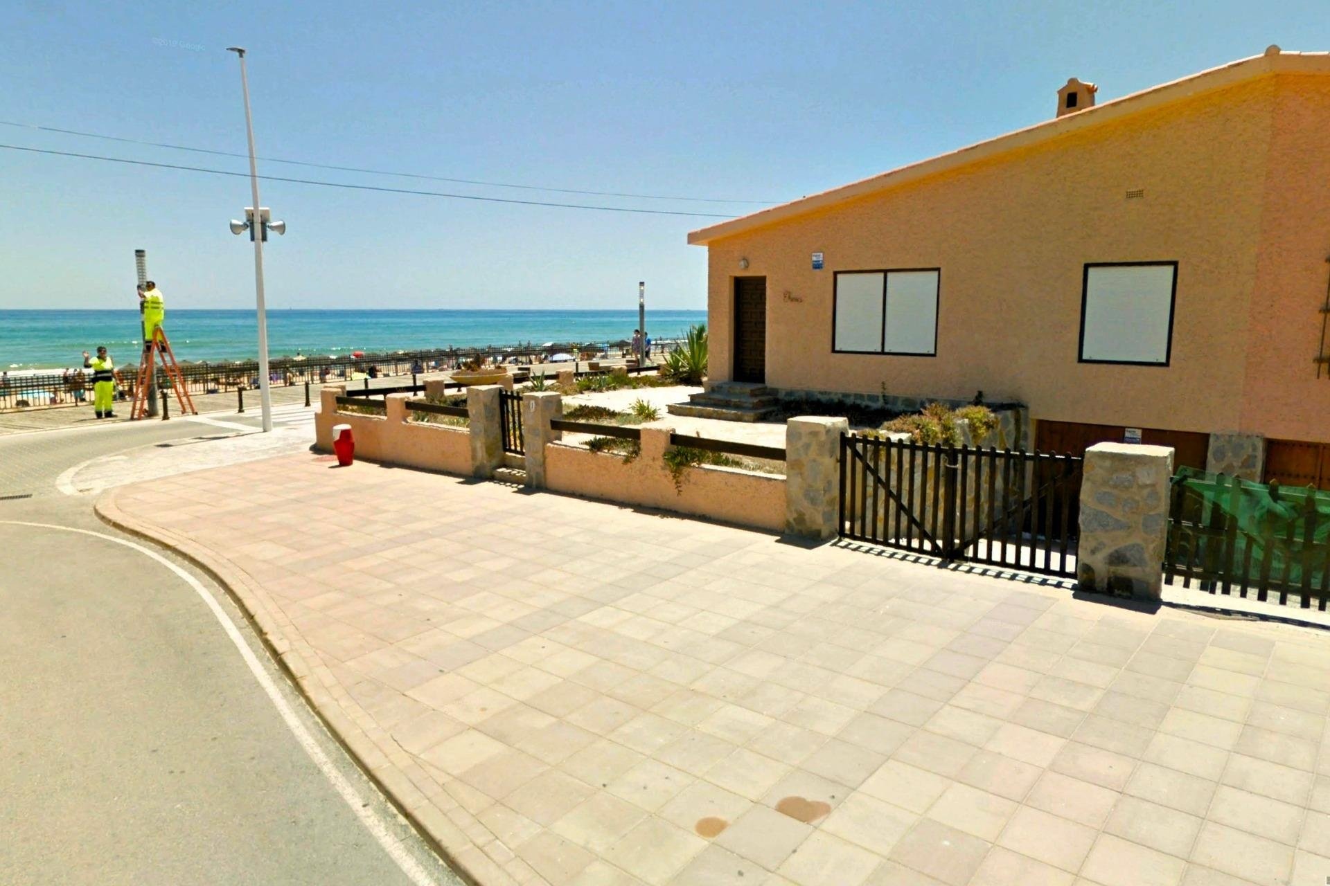 Reventa - Town House -
Torrevieja - La Mata